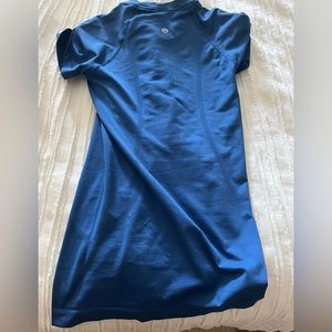 blue lululemon short sleeve swiftly tech size 2 - worn a few times